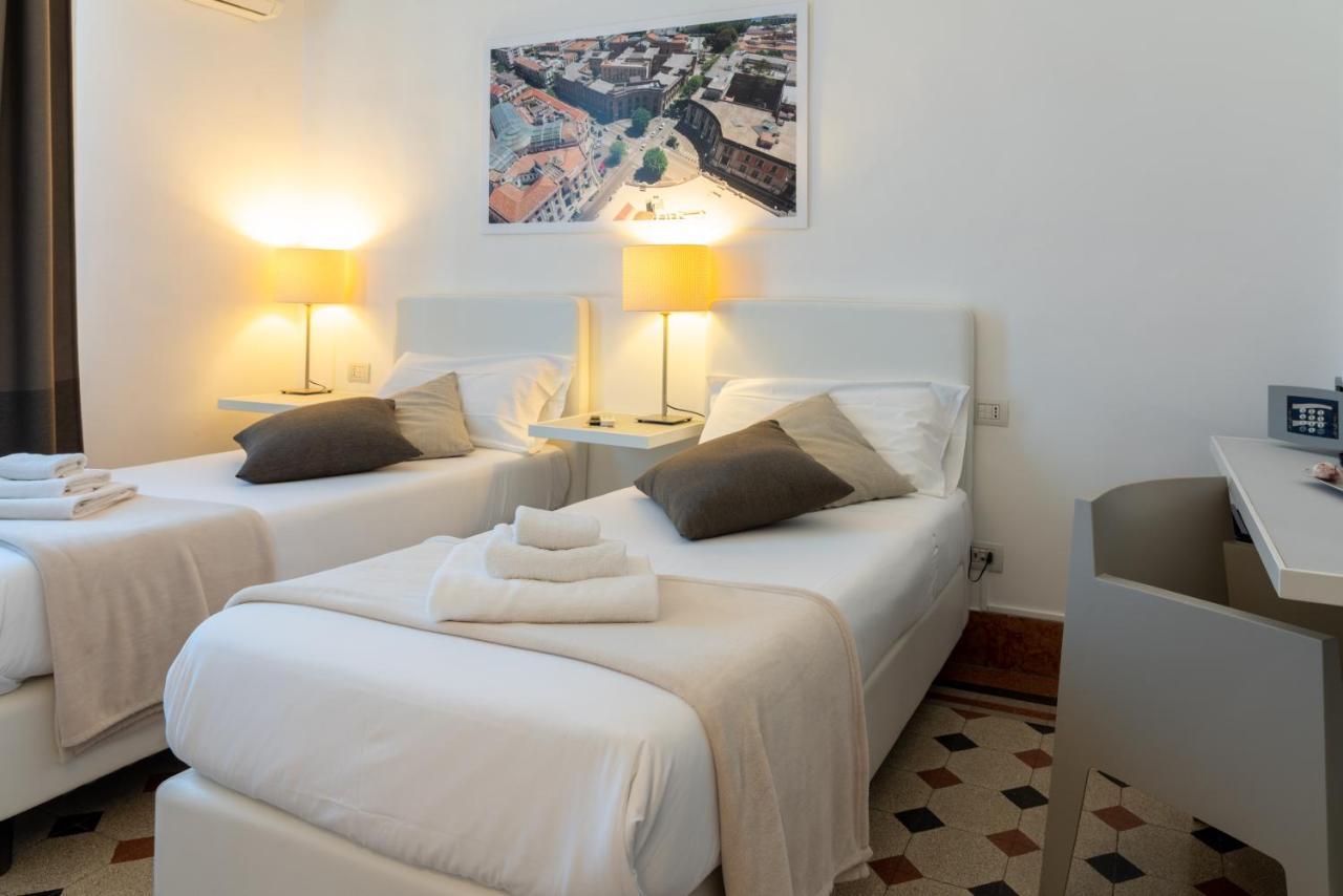 Le Stanze Di Piazza Cairoli Pensión 3*